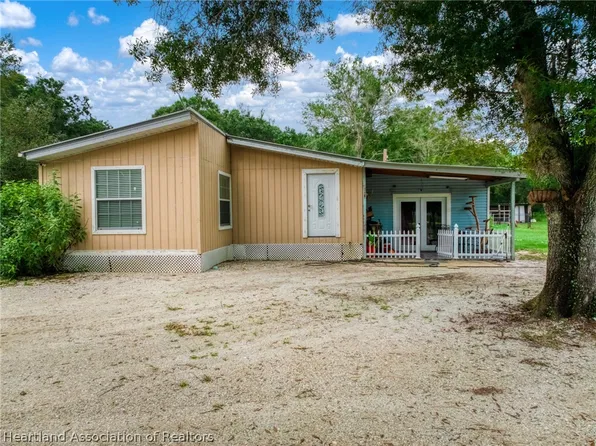 2010 Varsity Ter, Lorida, FL 33857