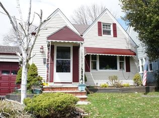 5 Oak Ter, West Orange, NJ 07052
