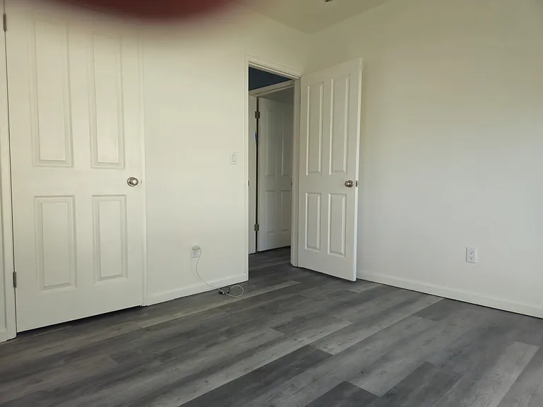 523 W 6th St #C — Photo 11