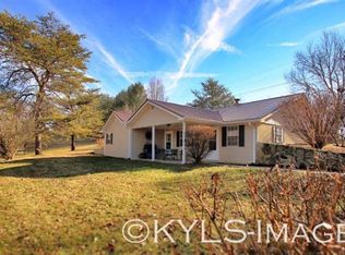 955 McMullin Rd, Crab Orchard, KY 40419
