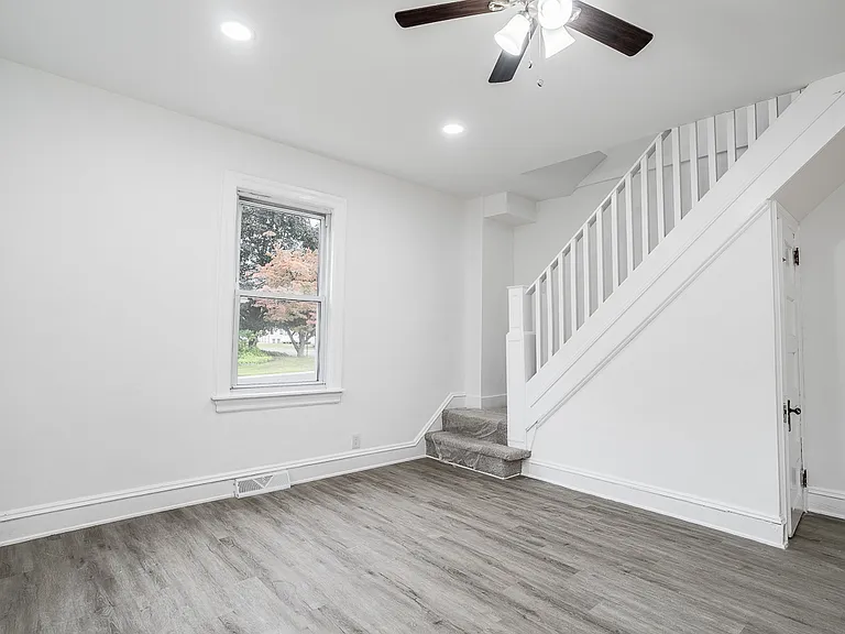 129 S Coles Ave — Photo 14