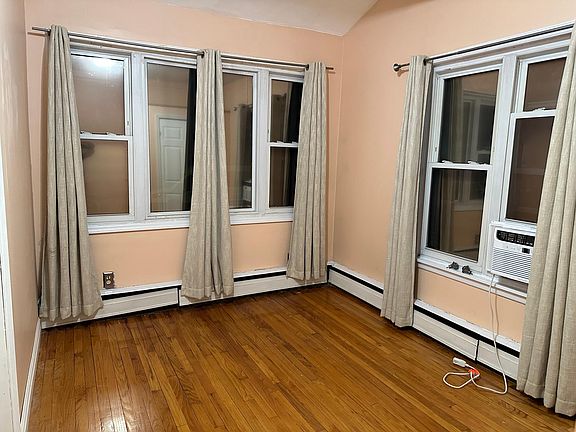2nd image of 9522 126th St #1
