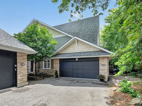 17 Creeks End Ln, Ottawa, ON K2H 1C7