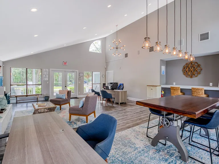 Ellevate North Charleston — Photo 19