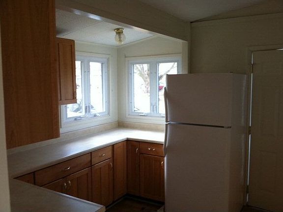 5th image of 112 Van Orden St