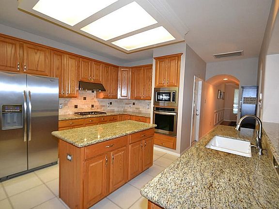 4th image of 1703 Garden Terrace Dr