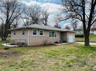 911 Roosevelt St, Monett, MO 65708