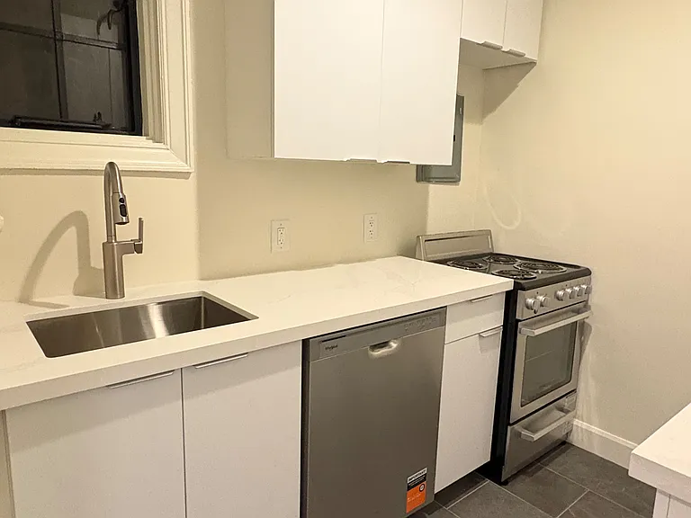 1 Clarendon Ave #405 — Photo 7