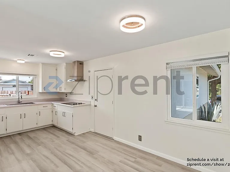 307 Barker St — Photo 7