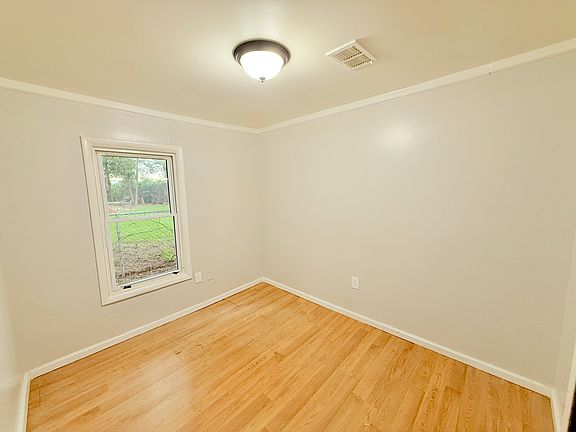 3rd image of 11455 Sherman Ave