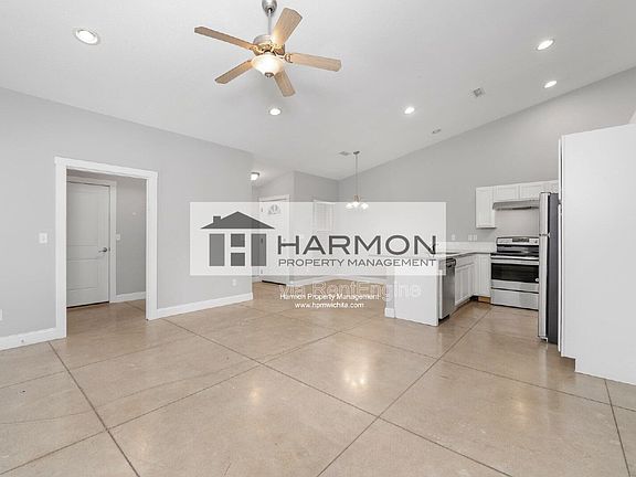 2nd image of 5326 N Hillside St #129