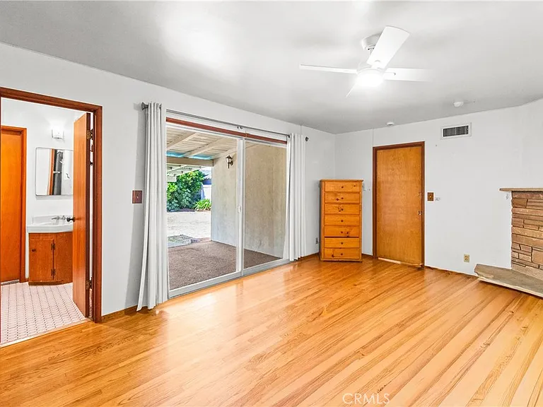454 N Shattuck Pl — Photo 33
