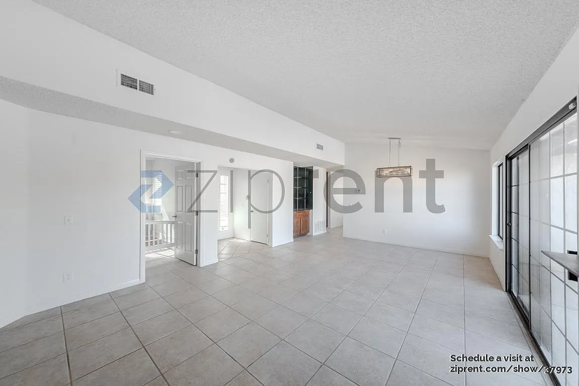4 bed, 1600 sqft, $3,300 — Photo 4