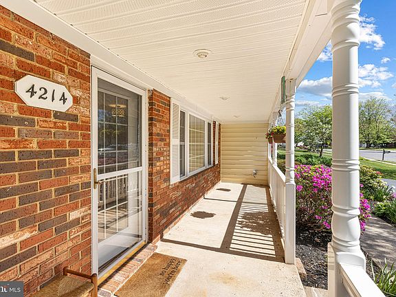 4th image of 4214 Plaza Ln