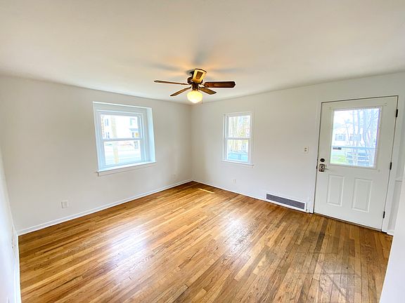 3rd image of 58 Waddell Rd