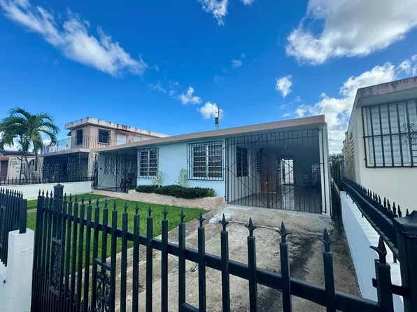 4 Naboria #F8, Caguas, PR 00725