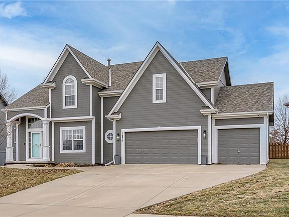 4th image of 1226 Holly Ct