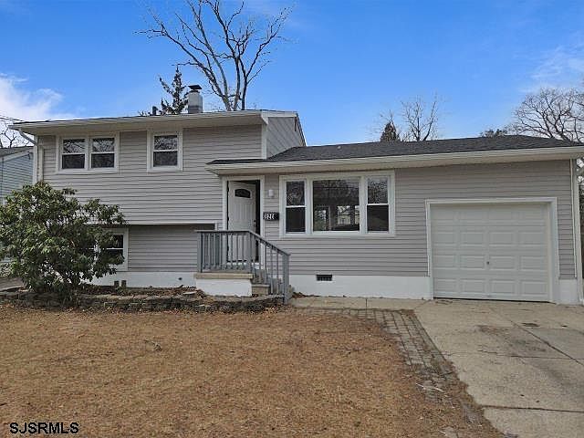 1st image of 320 Jackson Ave