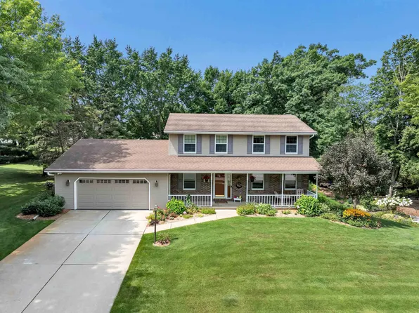 1121 Hillcrest Hts, Green Bay, WI 54313