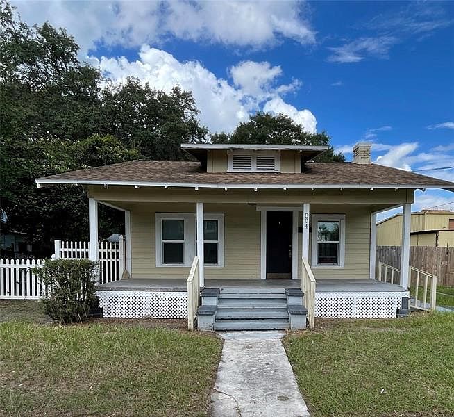 1st image of 804 E Lake Ave