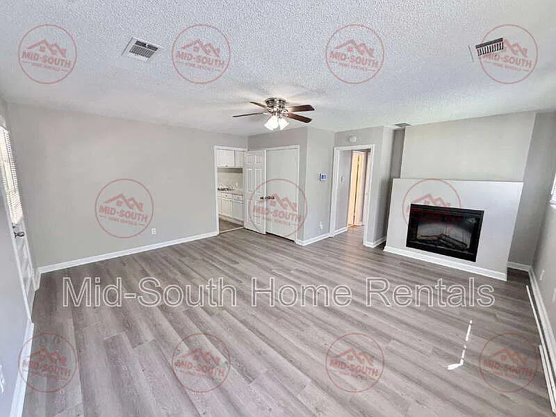 4 bed, 2.0 bath, 1608 sqft, $1,395 — Photo 3
