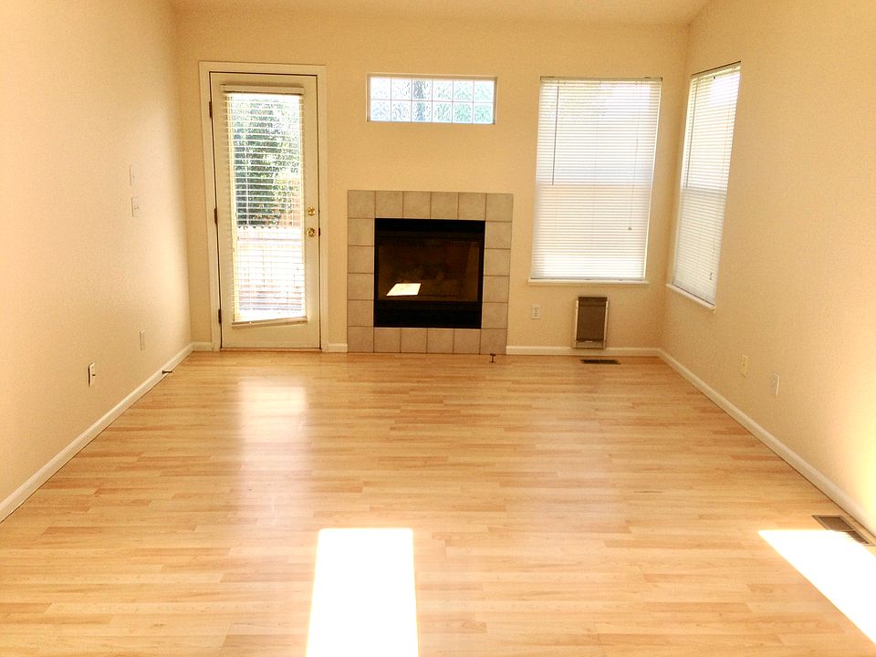 1st image of 2961 Neil Dr APT 3