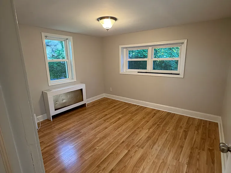254 Sloan Ave — Photo 12