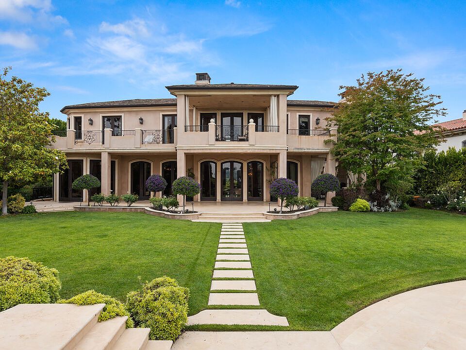 1st image of 2108 Stratford Cir