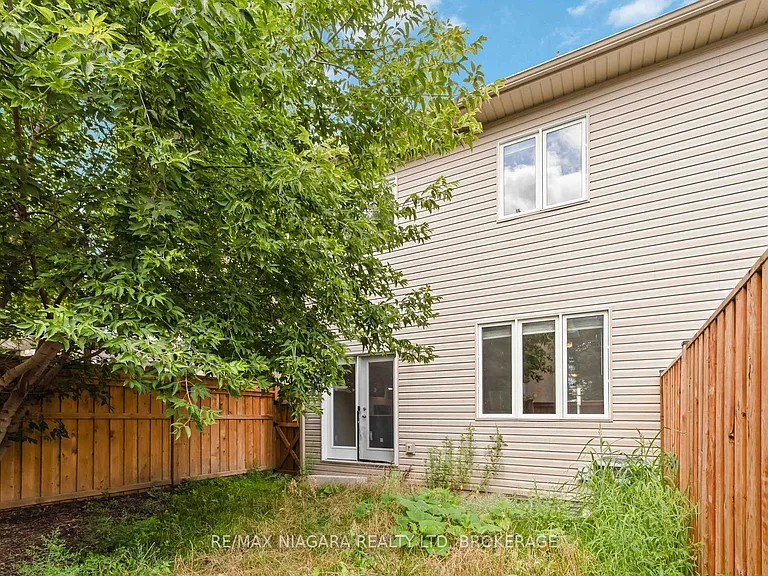 81 Grove St — Photo 45