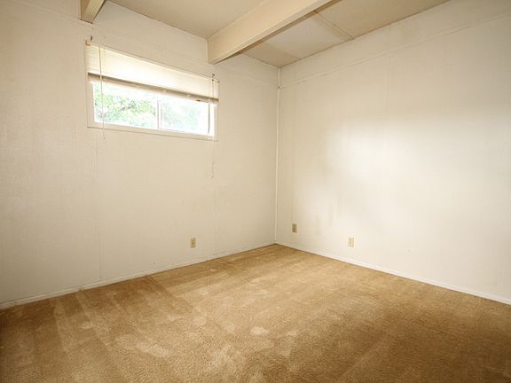 4th image of 623 W 13th St #A