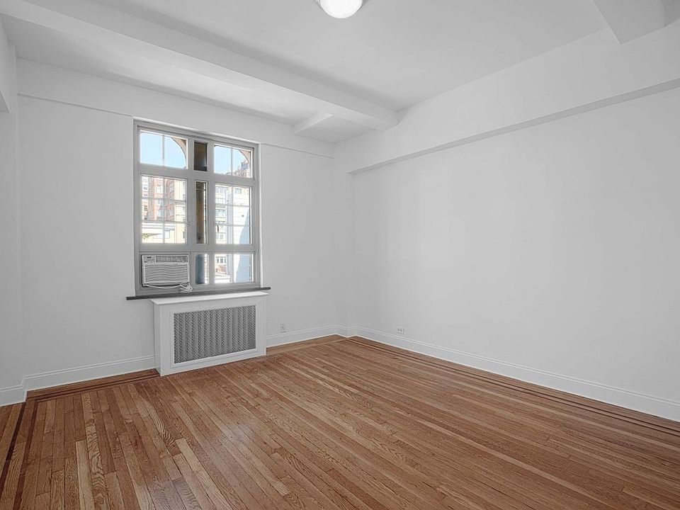 1st image of 208 W 23rd St APT 1604