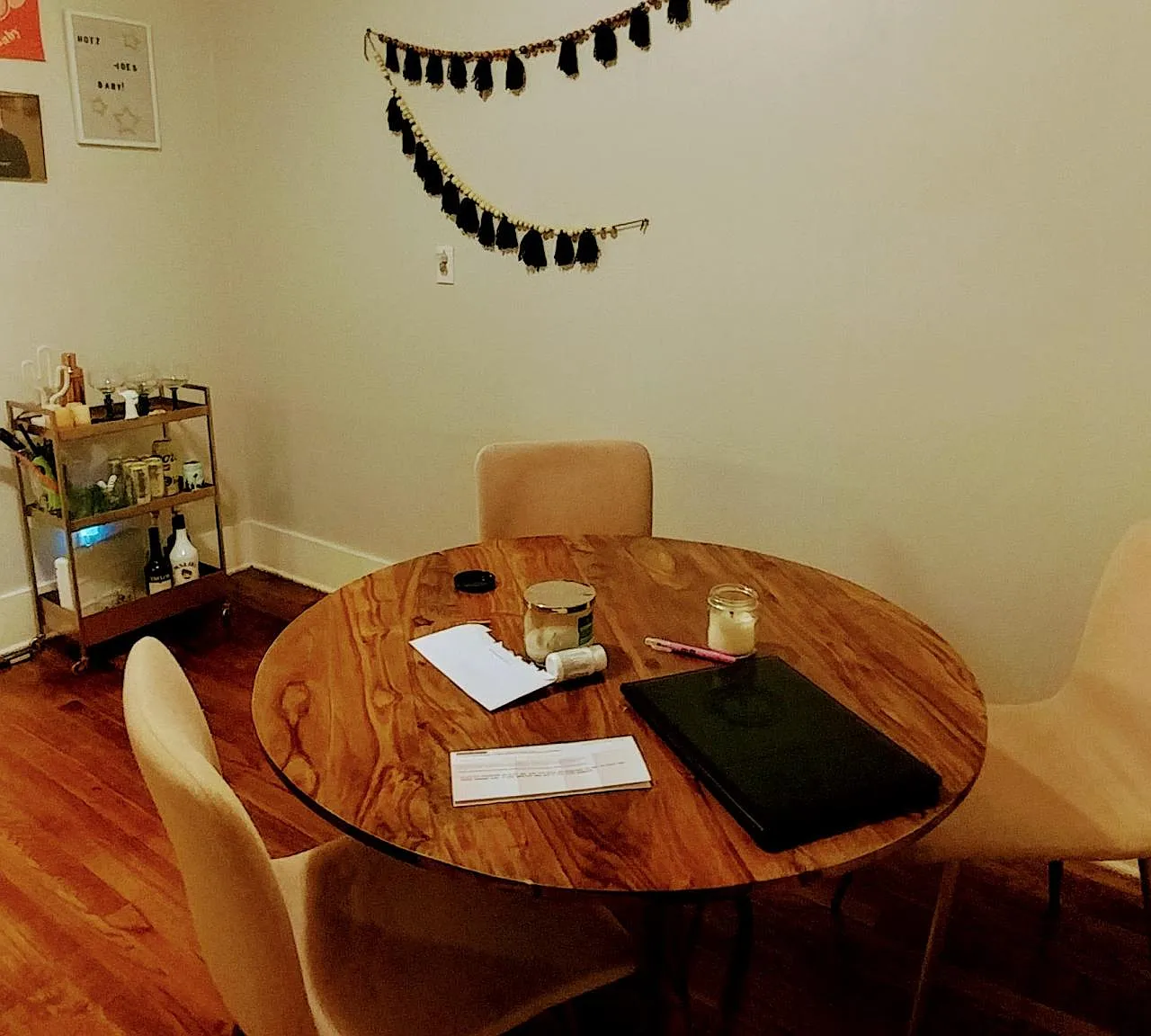 1 bed, 830 sqft, $1,100 — Photo 2