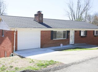 920 Scenic Dr, Charleston, WV 25311