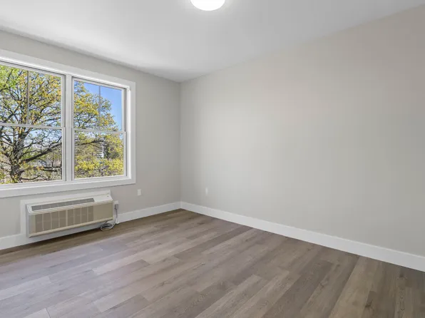 2021 Jones Road image 12 of 14