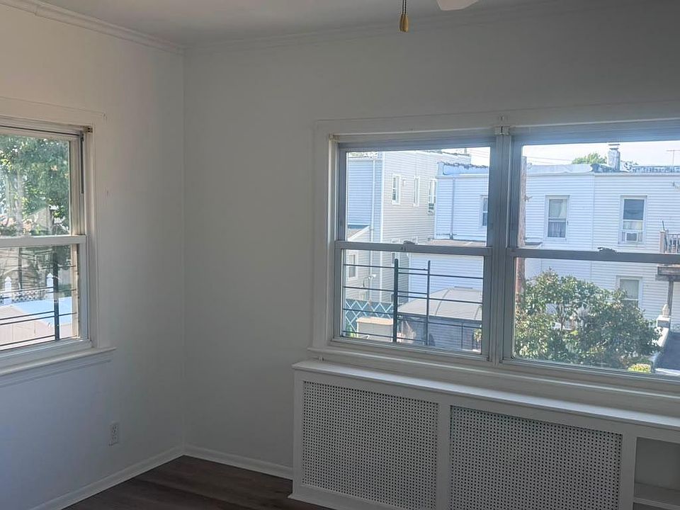 1st image of 2973 Harding Ave APT 1