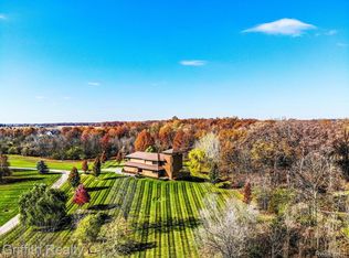 8104 Parker Rd, Saline, MI 48176