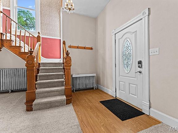 3rd image of 609 Sycamore St