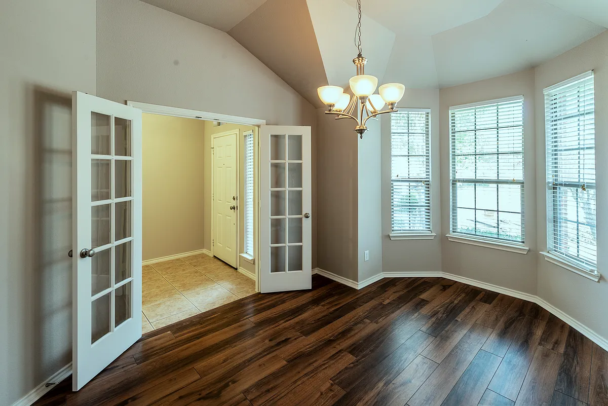 Office - 3221 Timber Ridge Trl
