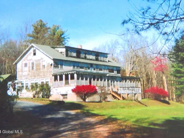 137 Nugent Road, Grafton, NY 12052