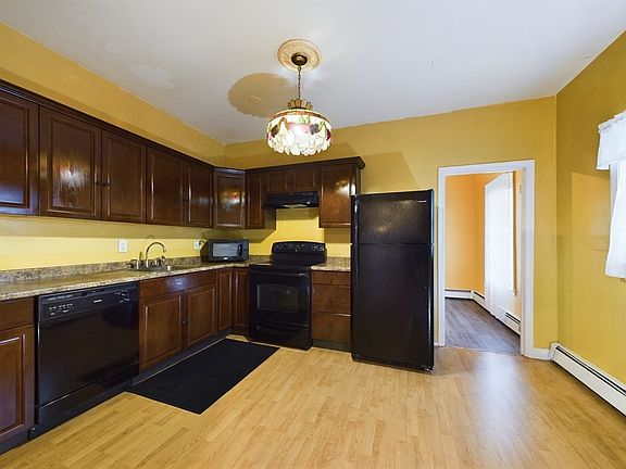 3rd image of 568 Haverhill St #C