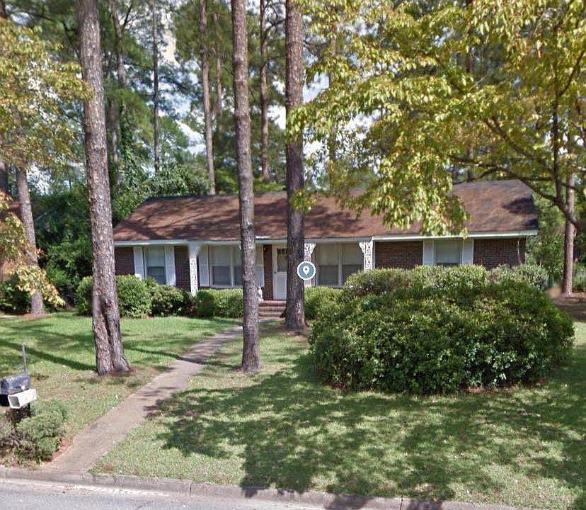 2nd image of 2206 Lullwater Rd