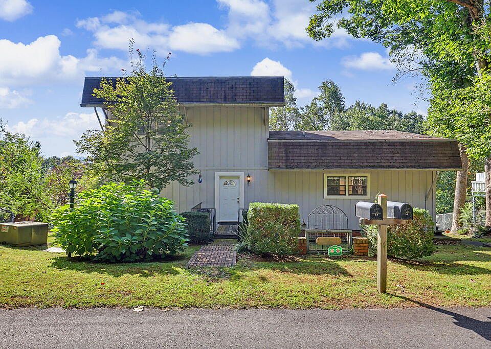 1st image of 35 Manor Dr