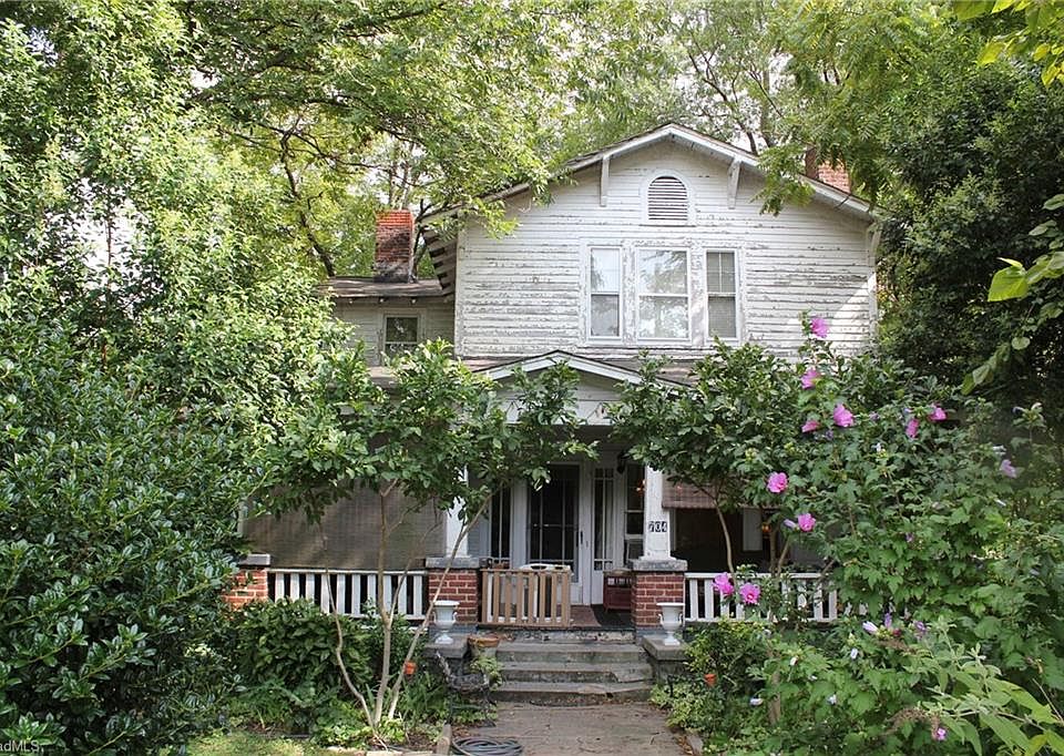 1st image of 704 Summit Ave