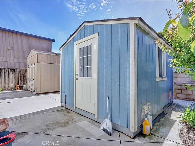 1409 Lakeside Ln — Photo 29