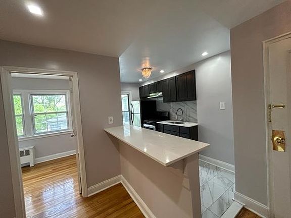 2nd image of 96 Forest Hill Pkwy APT 3B
