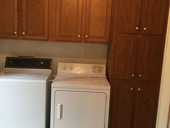 Washer & Dryer onsite