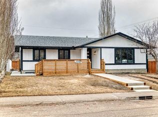 1256 S Lake Twintree Dr SE, Calgary, AB T2J 2T2
