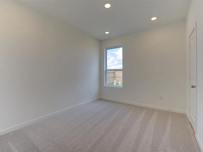 1047 Blue Stone Dr — Photo 26