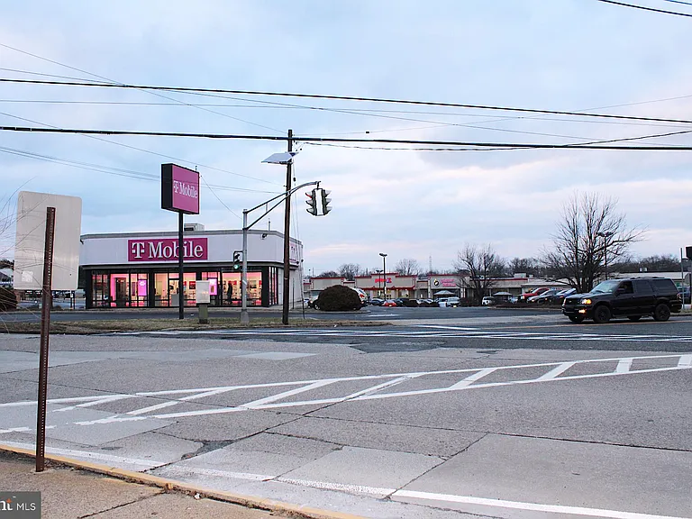 W Browning Rd — Photo 19