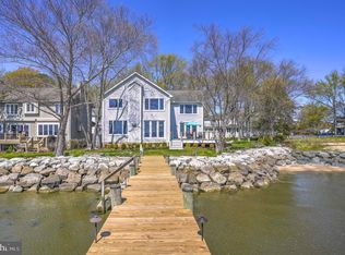949 Bay Dr, Deale, MD 20751